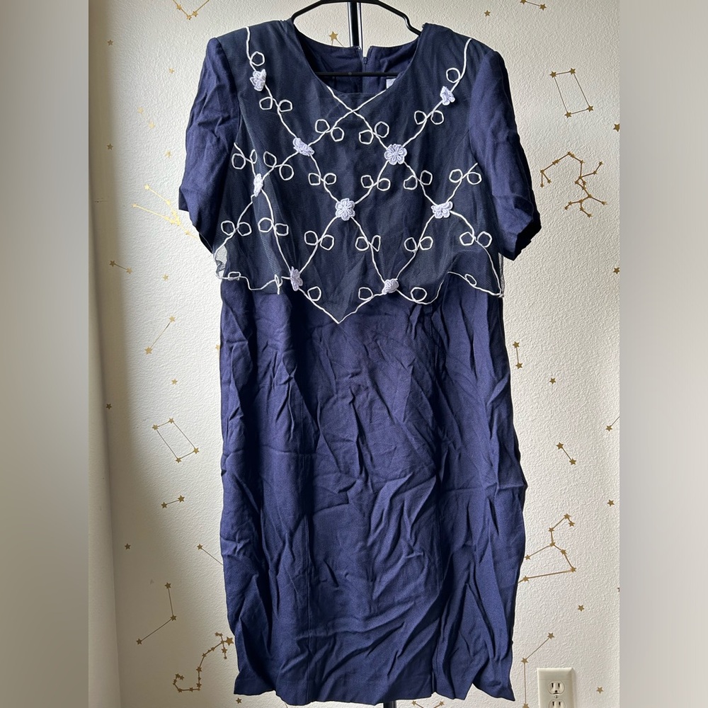 Vintage Ultra Dress New York Dark-Blue Shortsleeve Midi Dress w/White Lace